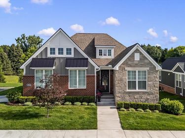 2554 Middleton Street, Rochester Hills, MI 48309