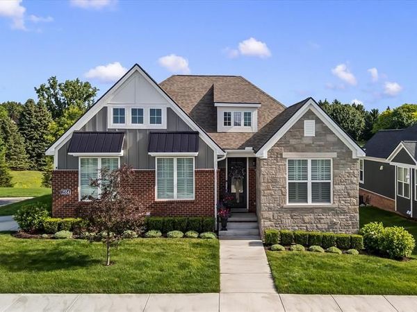 2554 Middleton Street, Rochester Hills, MI 48309