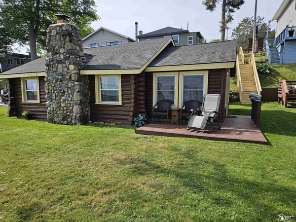 5380 W Houghton Lake Drive, Houghton Lake, MI 48629