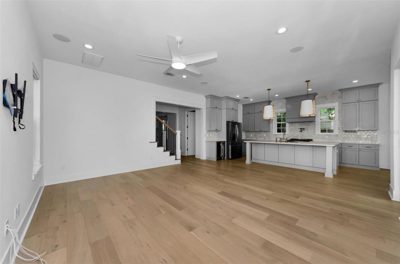 2550 Dartmouth Avenue N, Saint Petersburg, FL 33713 Photo
