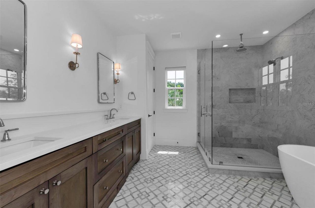 2550 Dartmouth Avenue N, Saint Petersburg, FL 33713 Photo