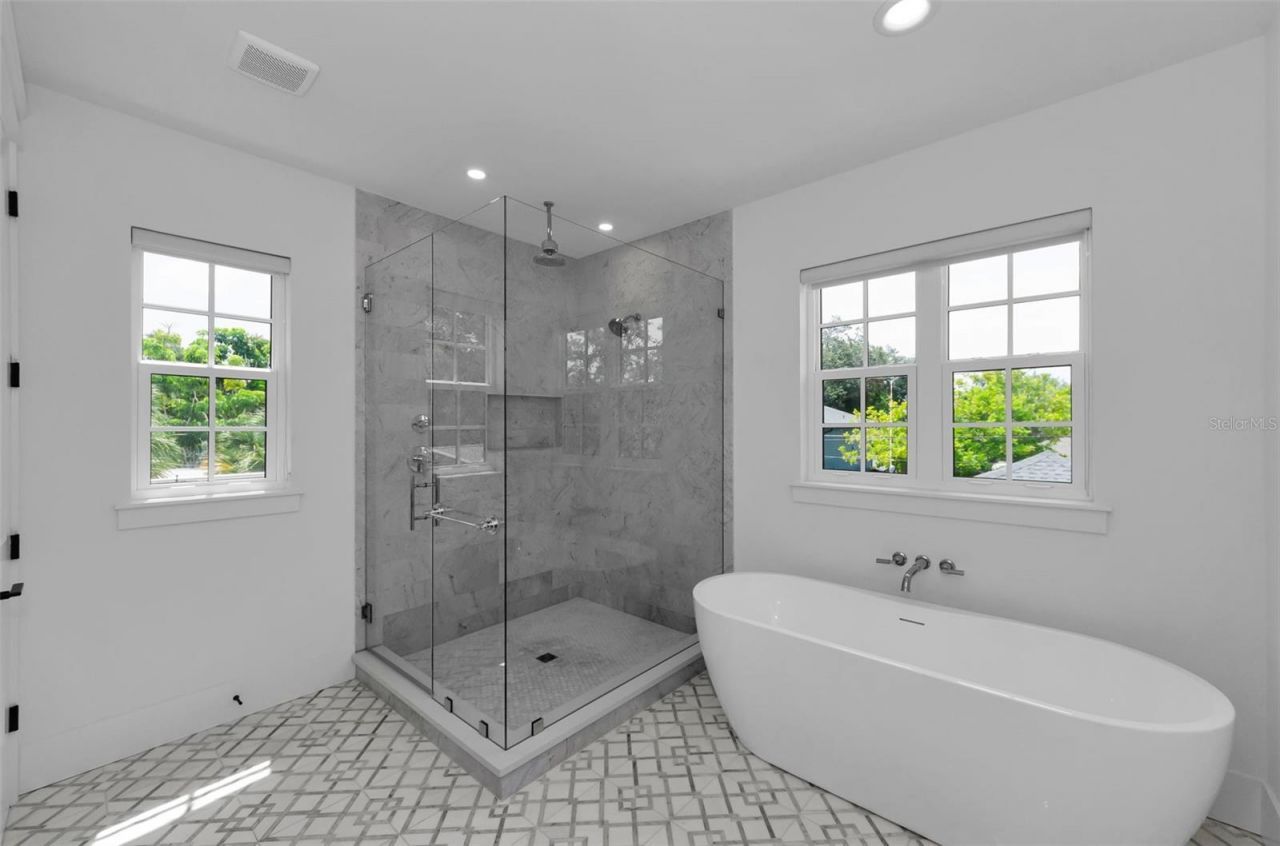 2550 Dartmouth Avenue N, Saint Petersburg, FL 33713 Photo
