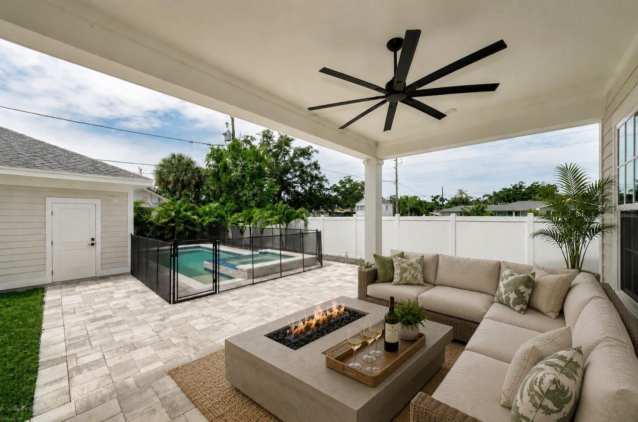 2550 Dartmouth Avenue N, Saint Petersburg, FL 33713 Photo