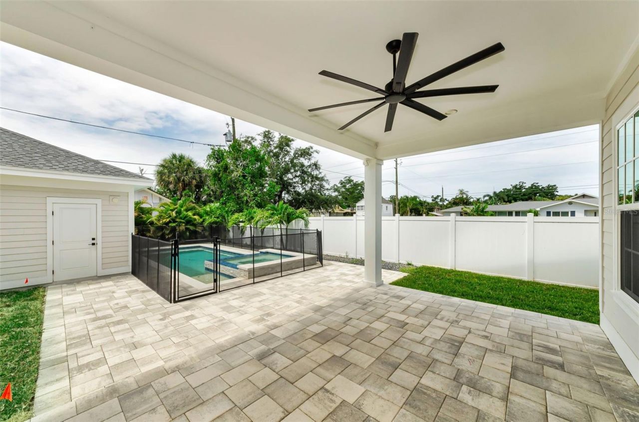 2550 Dartmouth Avenue N, Saint Petersburg, FL 33713 Photo