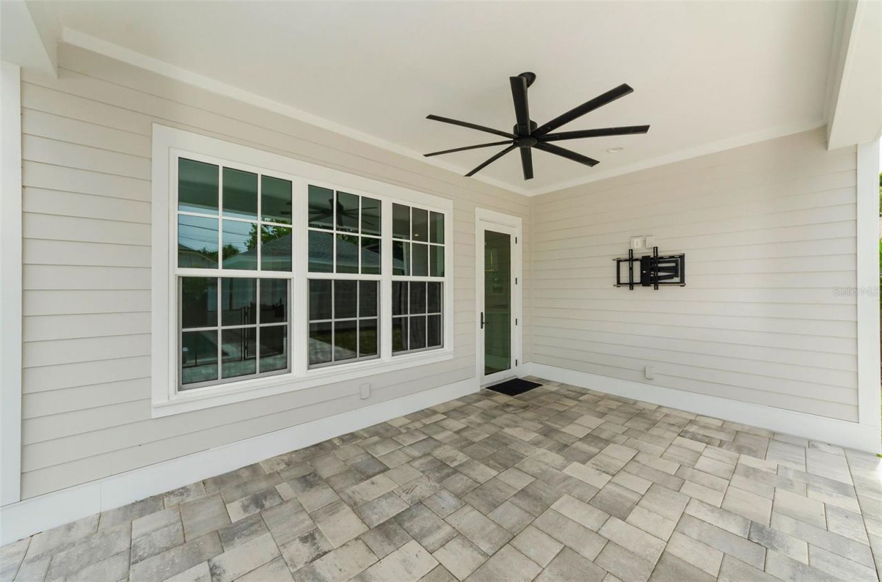 2550 Dartmouth Avenue N, Saint Petersburg, FL 33713 Photo
