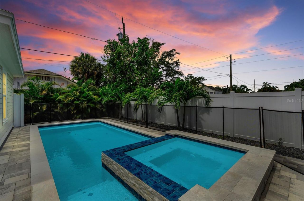 2550 Dartmouth Avenue N, Saint Petersburg, FL 33713 Photo