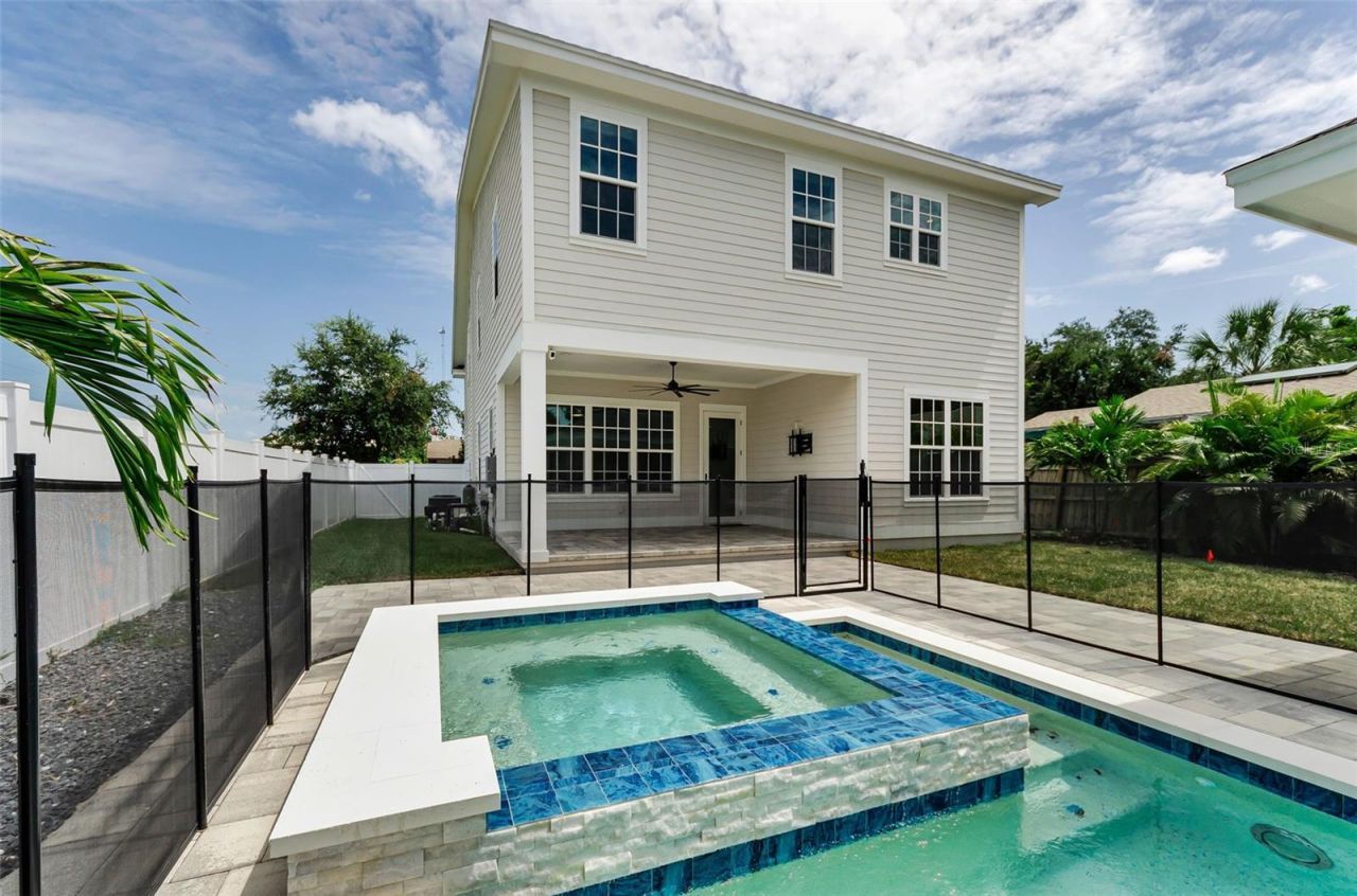 2550 Dartmouth Avenue N, Saint Petersburg, FL 33713 Photo