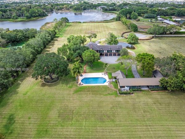 8705 Surrey Ln, Boca Raton, FL 33496