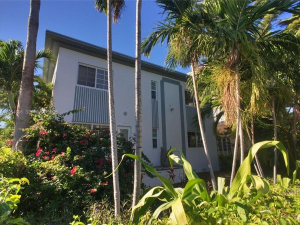 901 7th St , Unit 1, Miami Beach, FL 33139