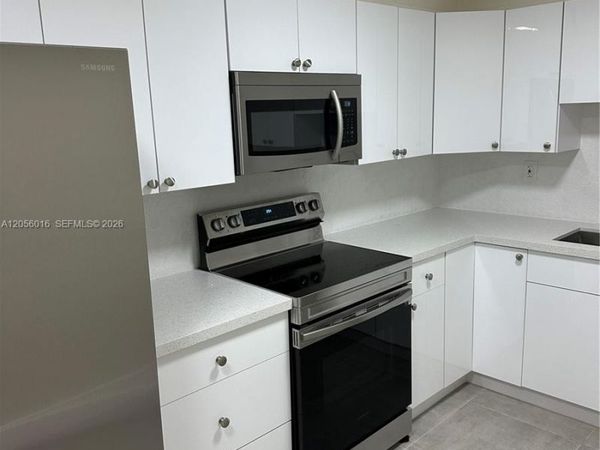 10090 NW 80th Ct , Unit 1421, Hialeah Gardens, FL 33016