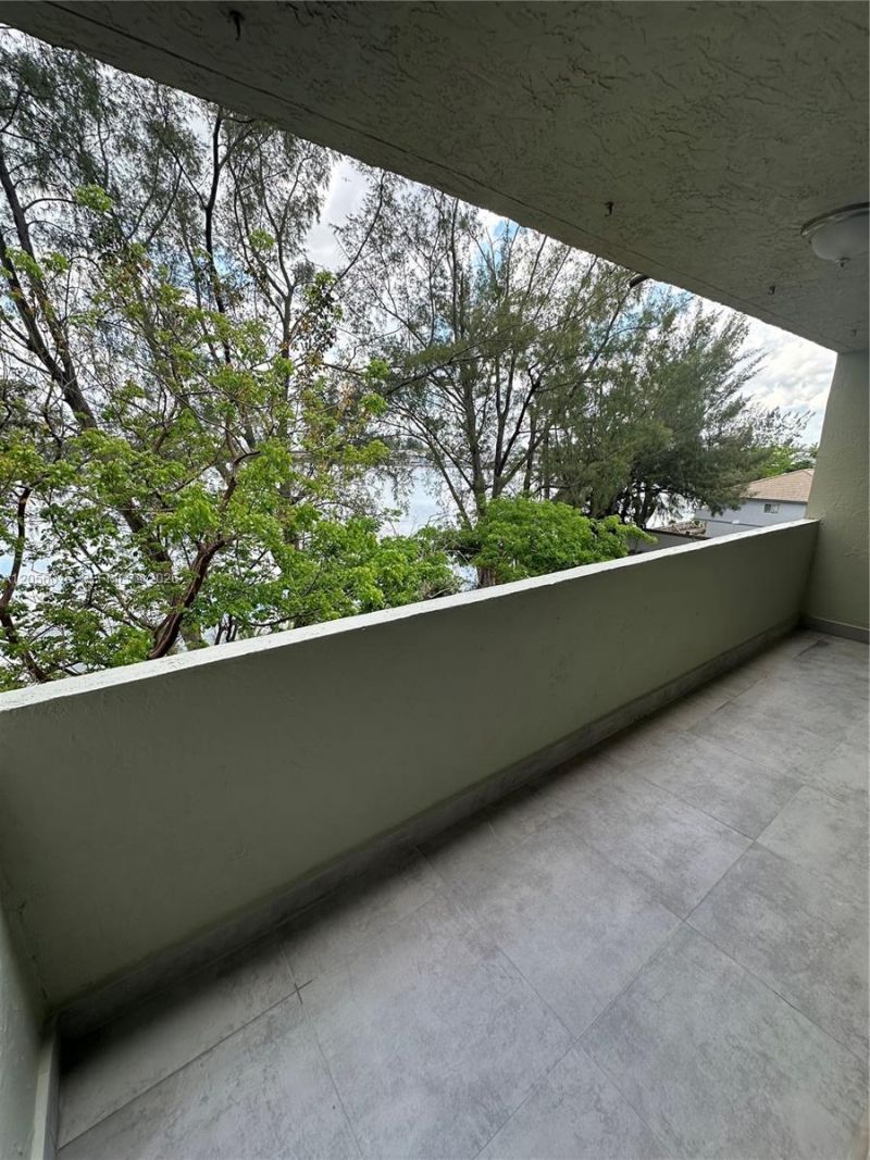 10090 NW 80th Ct , Unit 1421, Hialeah Gardens, FL 33016 Photo