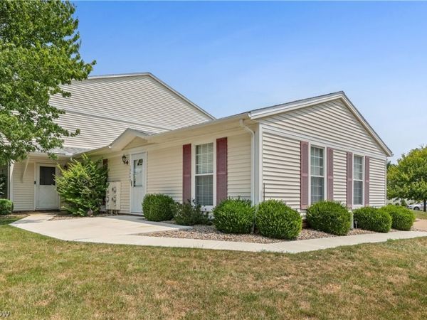 10440 Independence Drive , Unit 20A, North Royalton, OH 44133