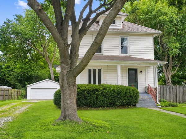 308 E Washington Street , Ashkum, IL 60911