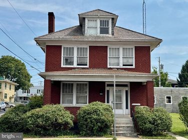 990 E PHILADELPHIA STREET, YORK, PA 17403