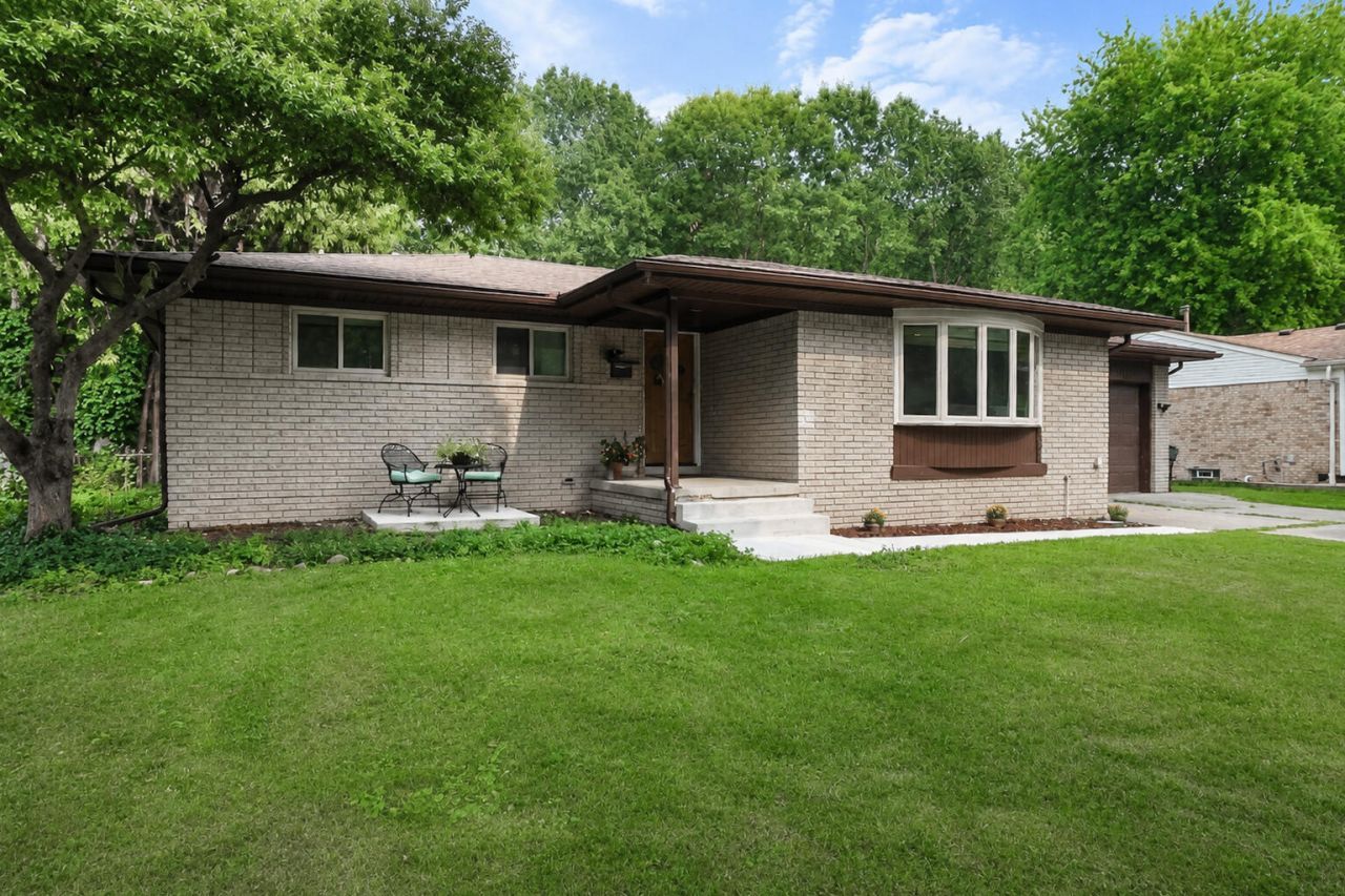 53284 Wolf Drive, Utica, MI 48316 Main Photo
