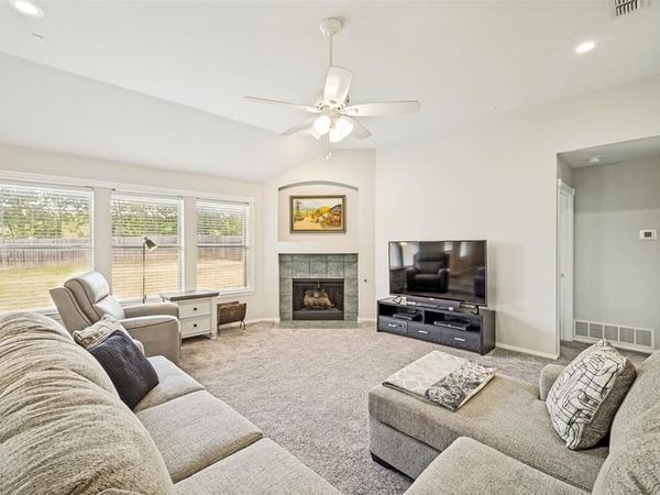 206 Ridge View Court, Decatur, TX 76234