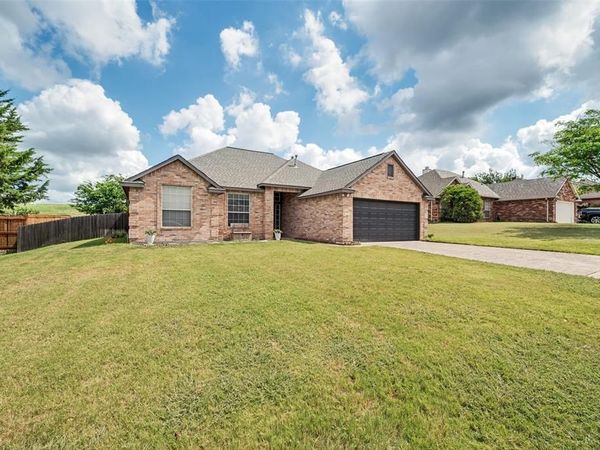 206 Ridge View Court, Decatur, TX 76234