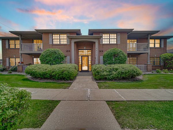 9810 Wildwood Circle , Unit 2c, Munster, IN 46321