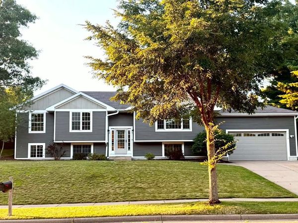 718 Farr Court, Eau Claire, WI 54701