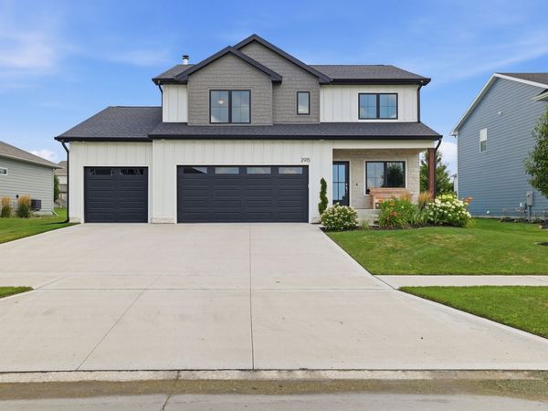 2915 NW Beechwood Court , Ankeny, IA 50023