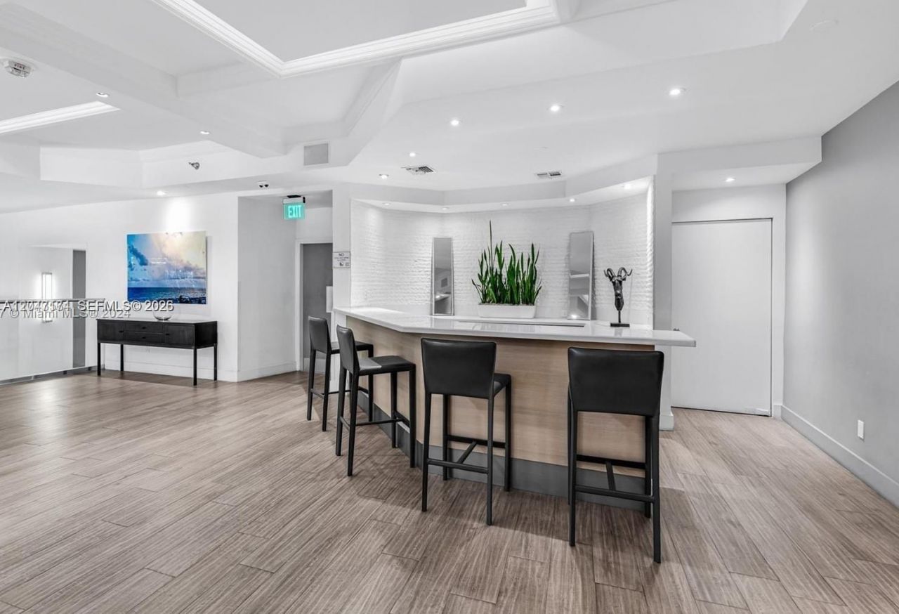 100 Lincoln Rd , Unit 1031, Miami Beach, FL 33139 Photo