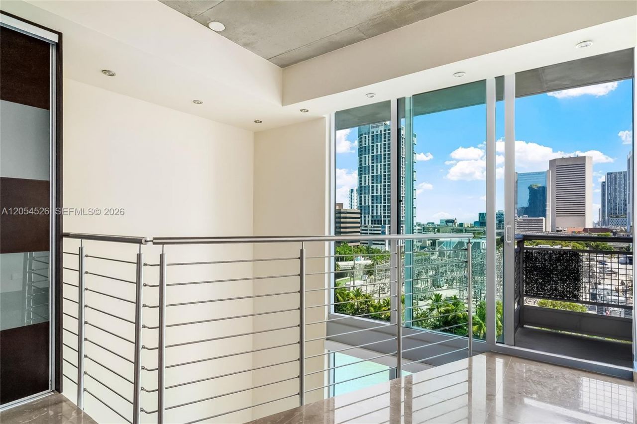 690 SW 1st Ct, Unit 1019, Miami, FL 33130 Photo
