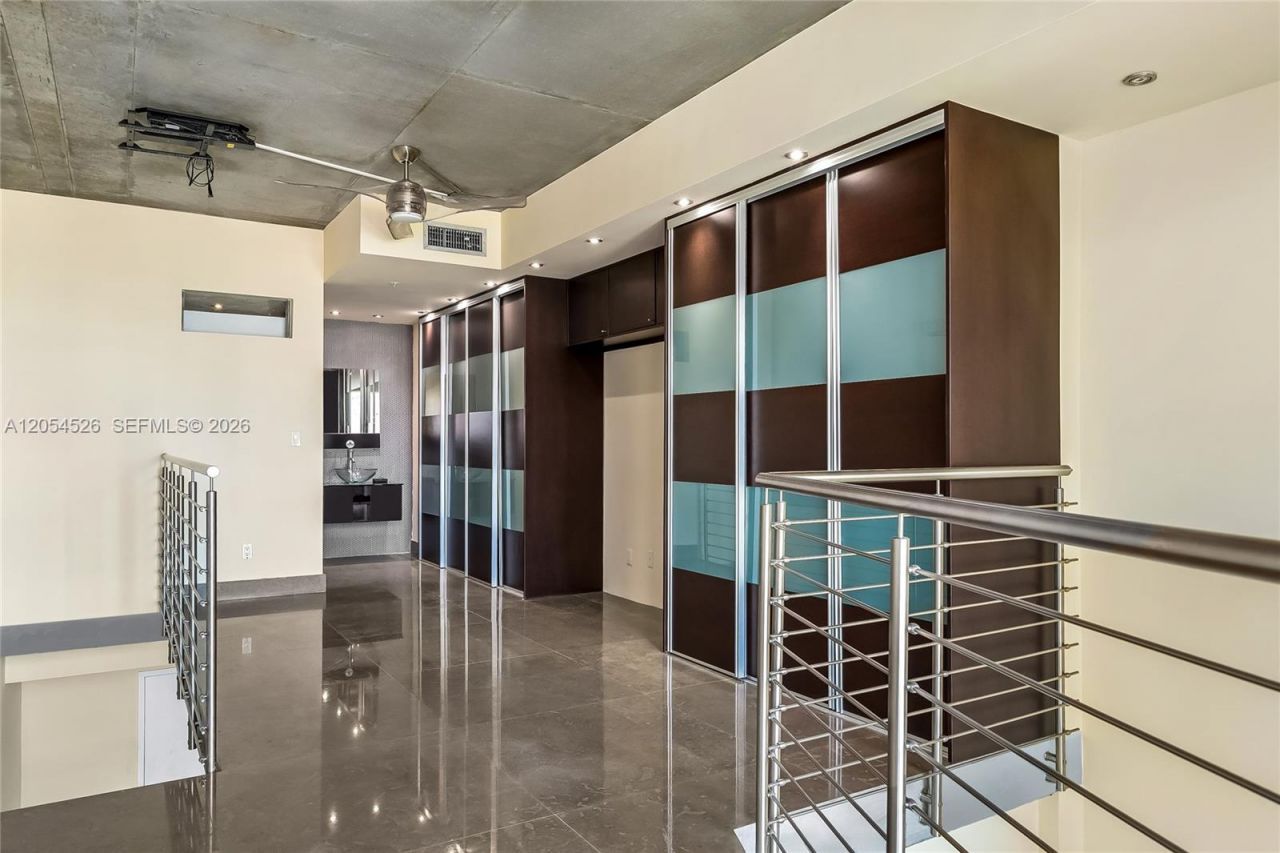 690 SW 1st Ct, Unit 1019, Miami, FL 33130 Photo