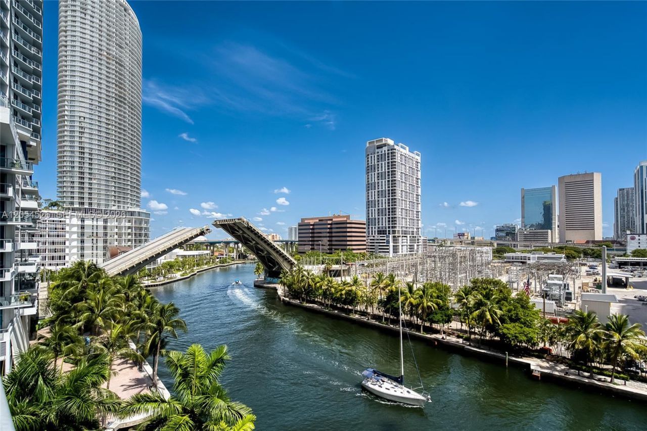 690 SW 1st Ct, Unit 1019, Miami, FL 33130 Photo