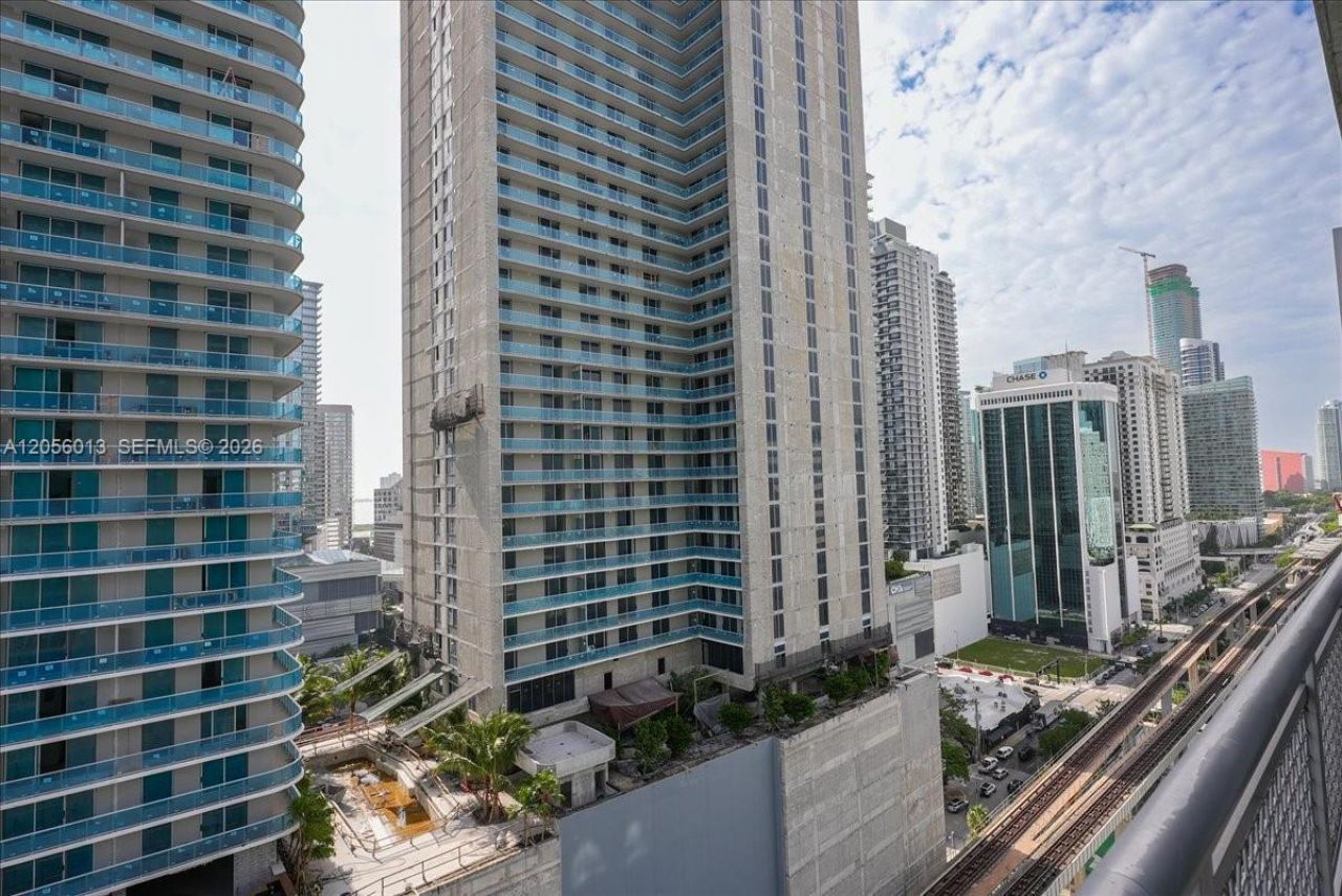 690 SW 1st Ct, Unit 2306, Miami, FL 33130 Photo