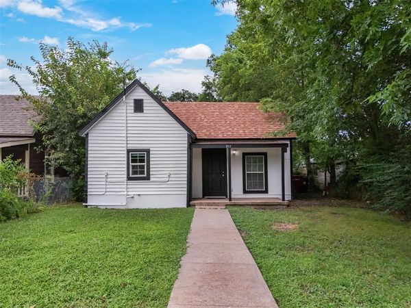 911 N Branch Street , Sherman, TX 75090
