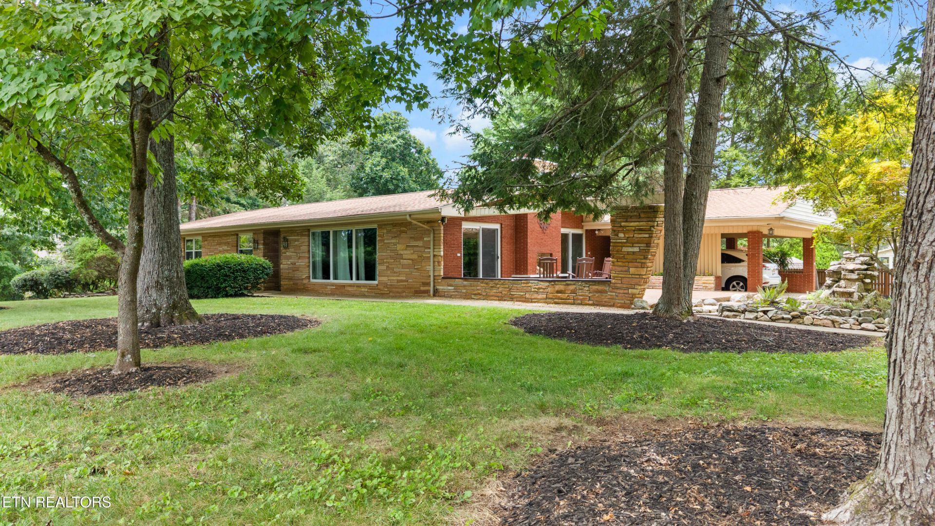 1022 Peterson Lane, Maryville, TN 37803 Main Photo