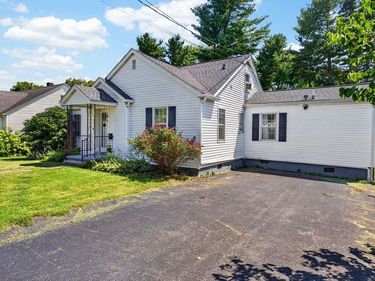 2212 MT VERNON ST, WAYNESBORO, VA 22980
