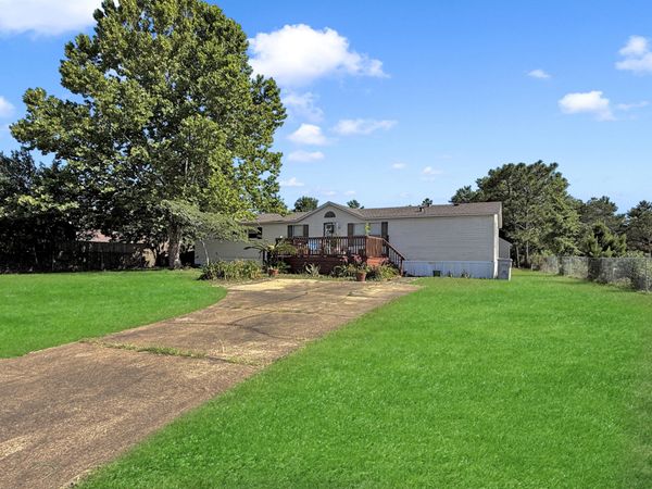 8560 El Paseo Street, Navarre, FL 32566