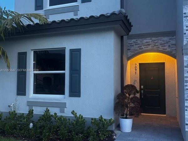 1097 SE 2nd Ter , Florida City, FL 33034