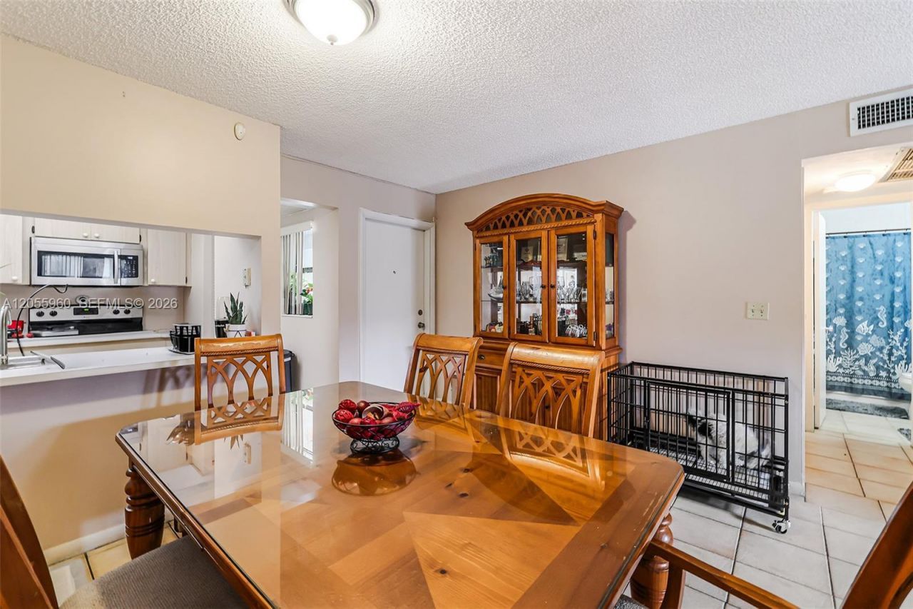 9732 Hammocks Blvd, Unit 203-17, Miami, FL 33196 Photo