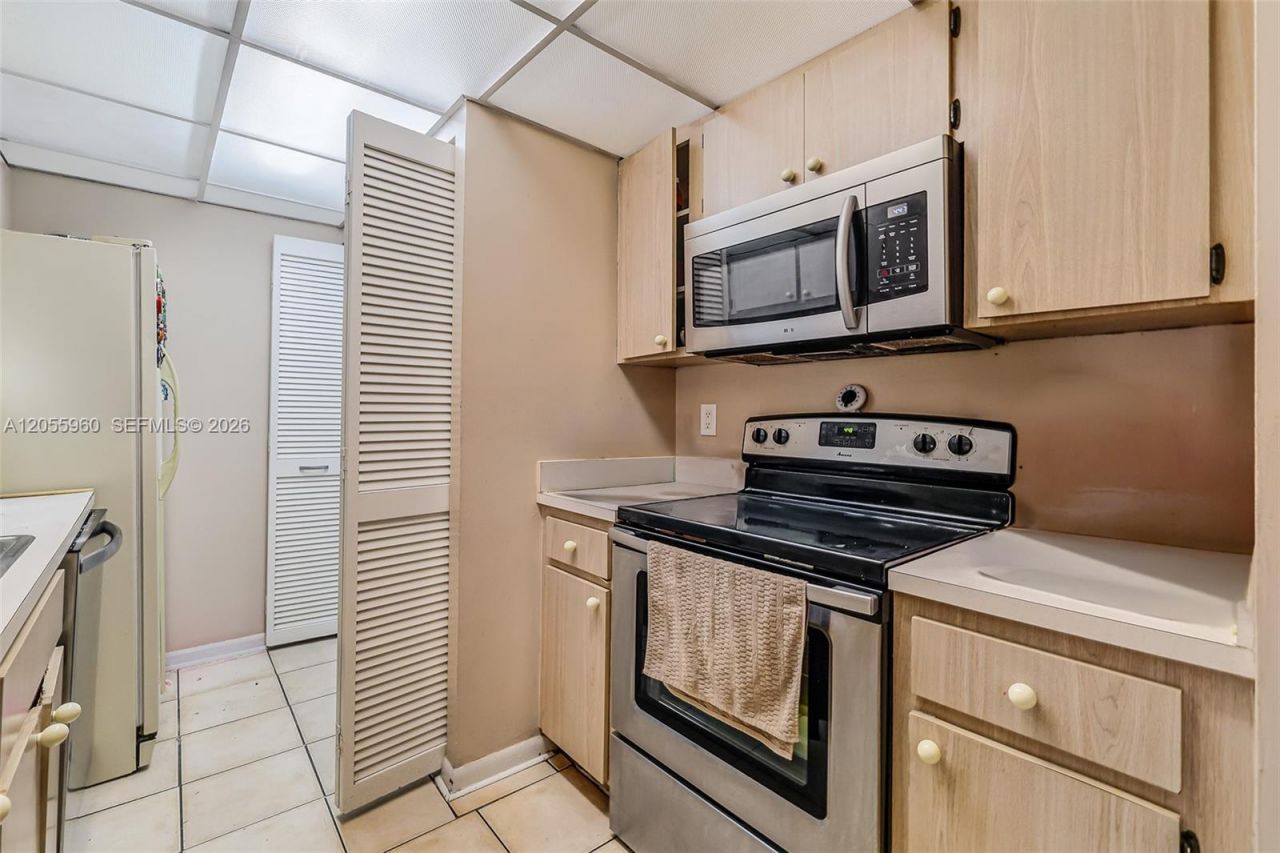 9732 Hammocks Blvd, Unit 203-17, Miami, FL 33196 Photo