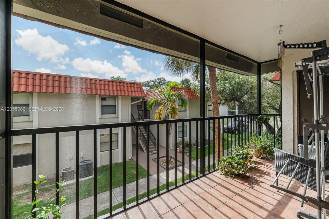 9732 Hammocks Blvd, Unit 203-17, Miami, FL 33196 Photo