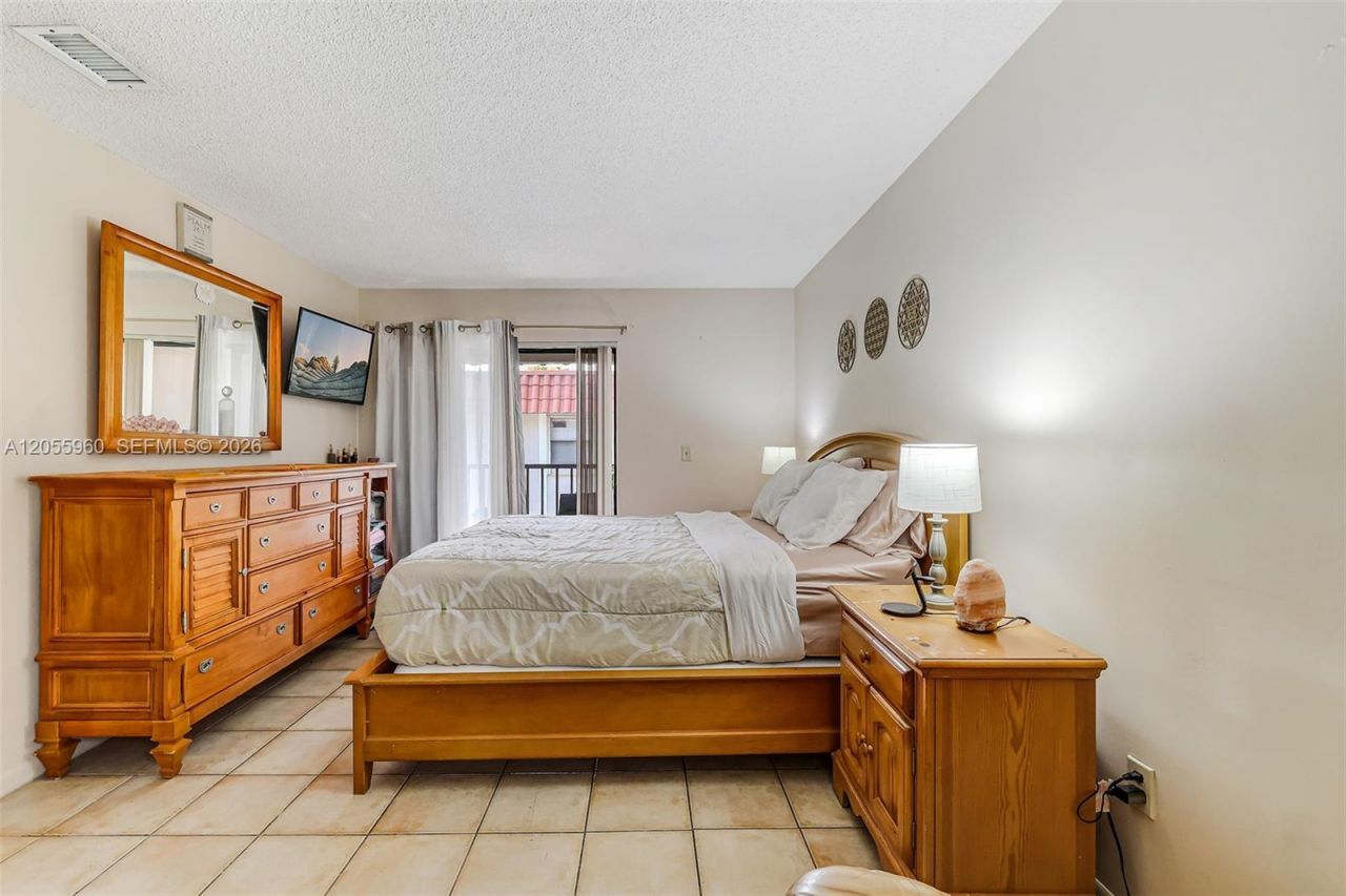 9732 Hammocks Blvd, Unit 203-17, Miami, FL 33196 Photo