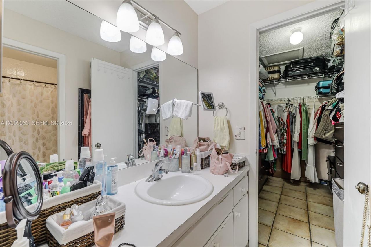 9732 Hammocks Blvd, Unit 203-17, Miami, FL 33196 Photo