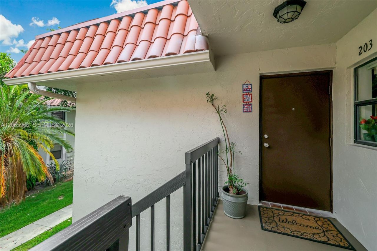 9732 Hammocks Blvd, Unit 203-17, Miami, FL 33196 Photo