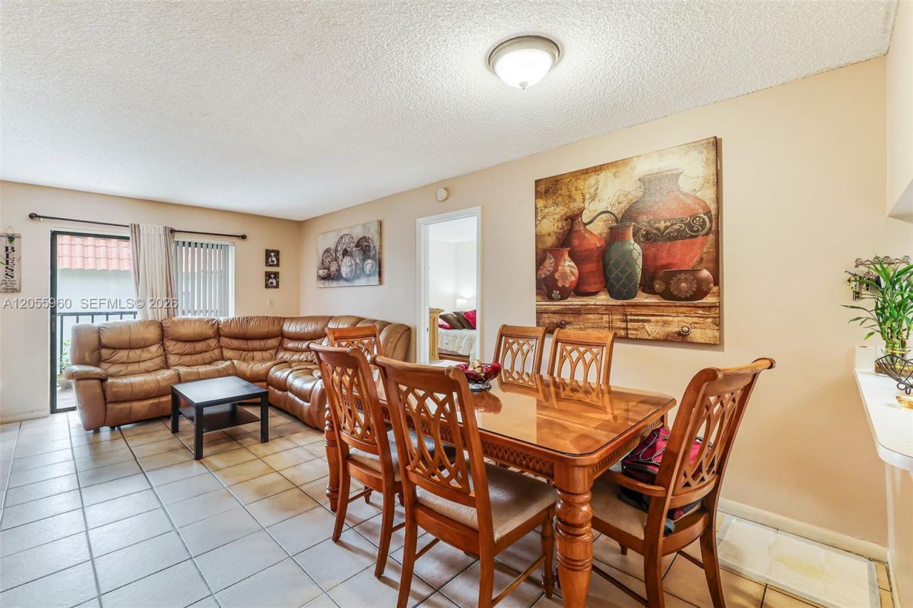 9732 Hammocks Blvd, Unit 203-17, Miami, FL 33196 Photo