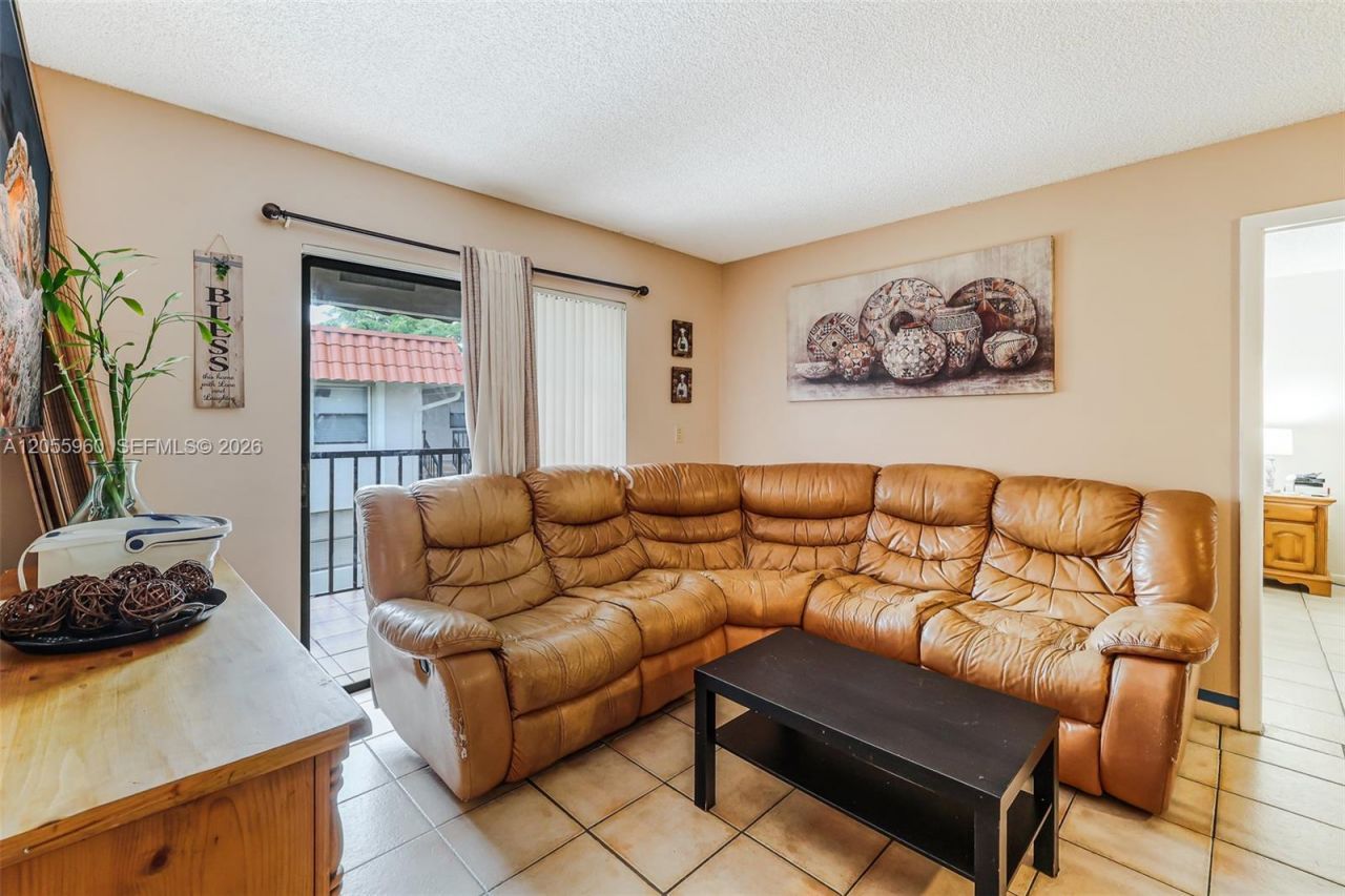 9732 Hammocks Blvd, Unit 203-17, Miami, FL 33196 Photo