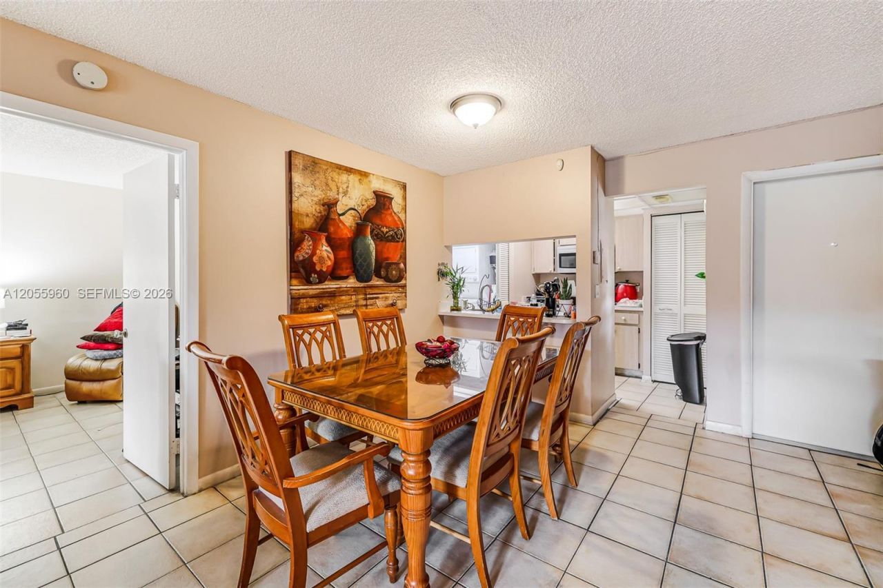 9732 Hammocks Blvd, Unit 203-17, Miami, FL 33196 Photo