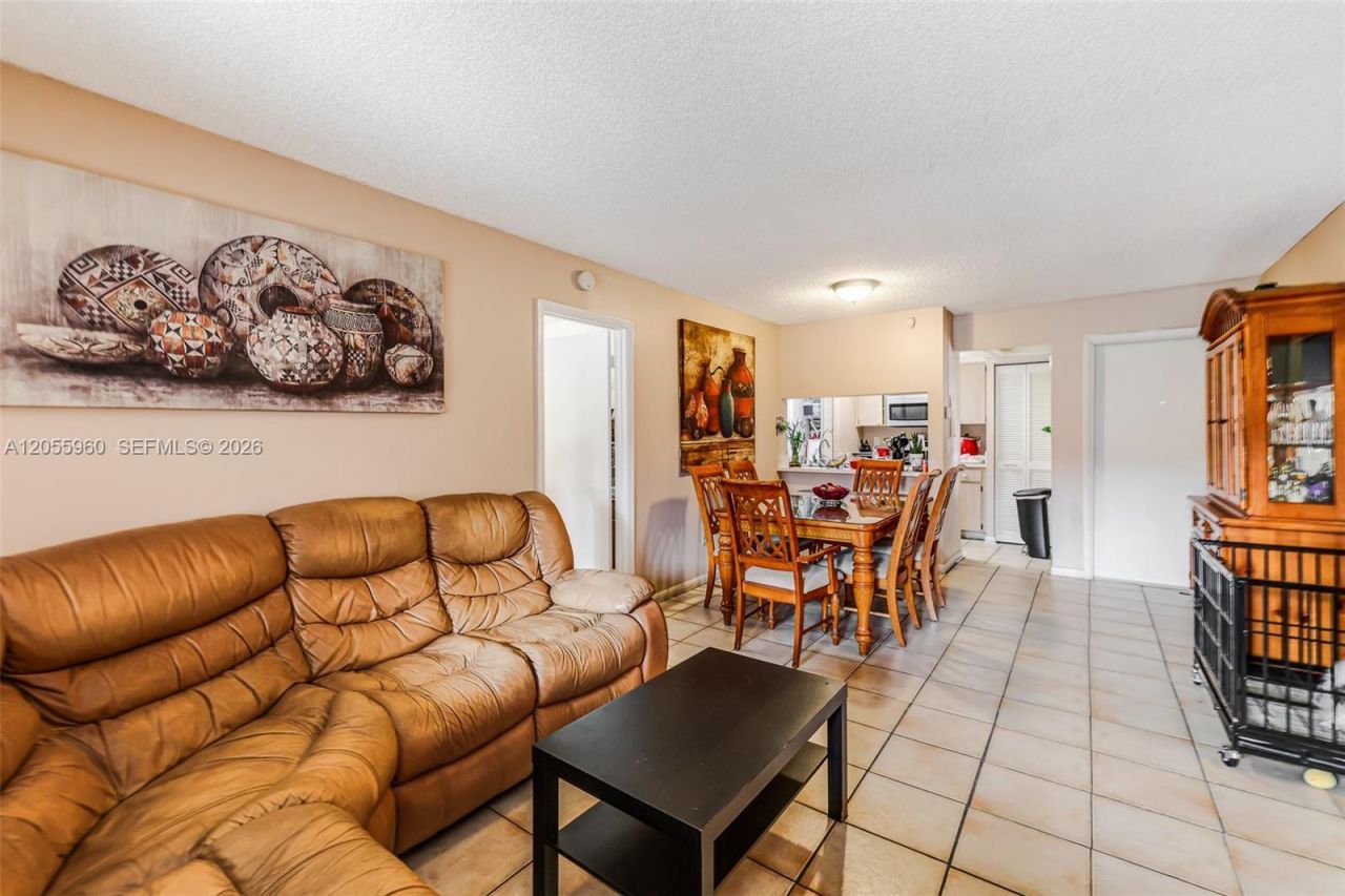 9732 Hammocks Blvd, Unit 203-17, Miami, FL 33196 Photo