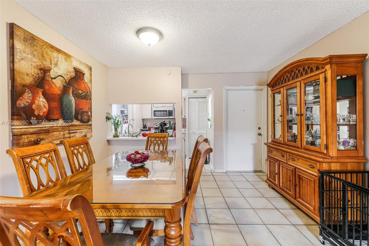 9732 Hammocks Blvd, Unit 203-17, Miami, FL 33196 Photo