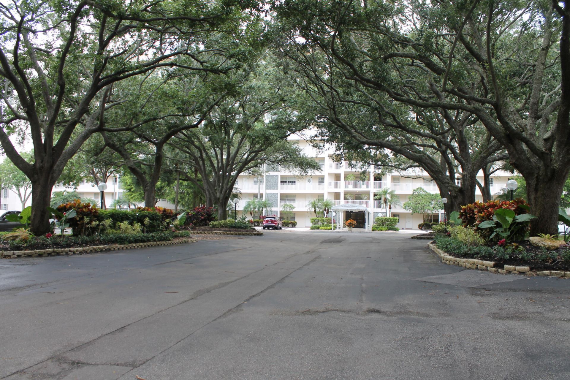 3520 Oaks Way, Unit 607, Pompano Beach, FL 33069 Photo