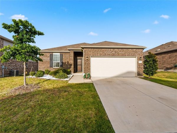 2804 Brisco Way , Aubrey, TX 76227