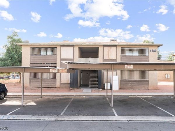 4580 CARRIAGE PARK Drive , Las Vegas, NV 89121