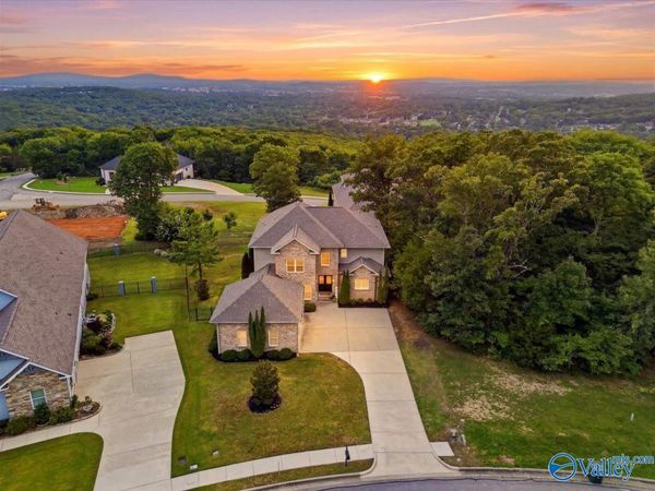 2807 Talon Circle, Huntsville, AL 35811
