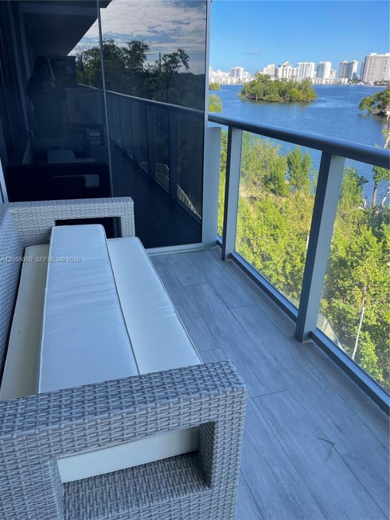 16385 Biscayne Blvd , Unit 316, North Miami Beach, FL 33160 Photo